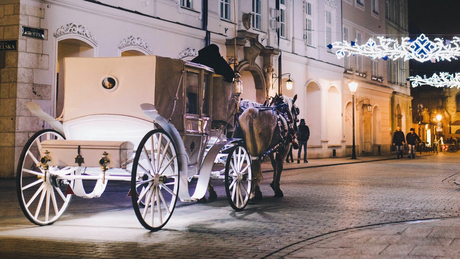 1. Reclaiming Lost Opportunities: Utilizing Cart Abandonment Emails to Revive Sales