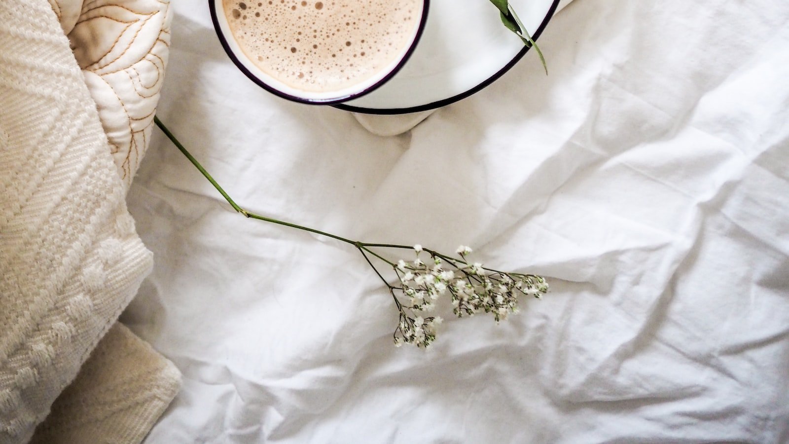 1. Tapping into the Collective Voice: How User-Generated Content Reshapes eCommerce