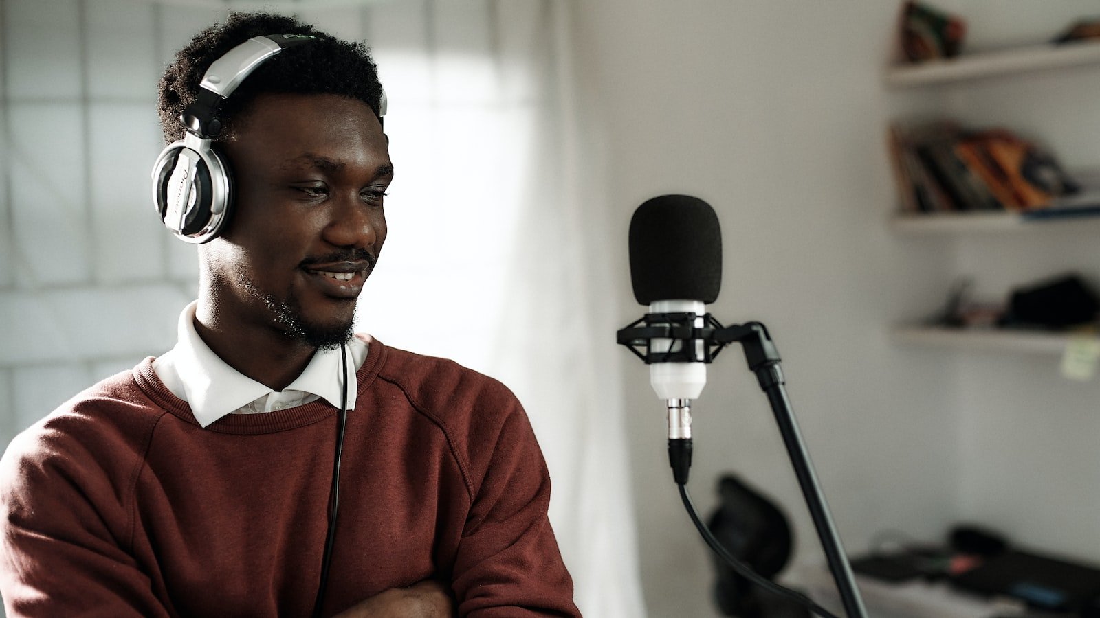 Unleashing the Power of Online Critiques: A World of Potential Beneath the Surface