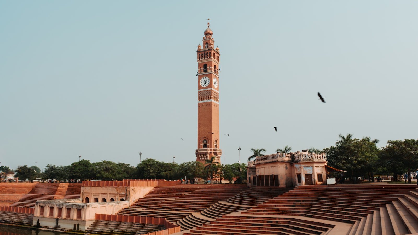 Building Trust: The Foundation for Business Success
Fostering Credibility: Strategies for Establishing a⁢ Positive Reputation
The Art of Effective Communication: Key to Trust and Credibility
Nurturing Relationships: Cultivating Trustworthiness in Business