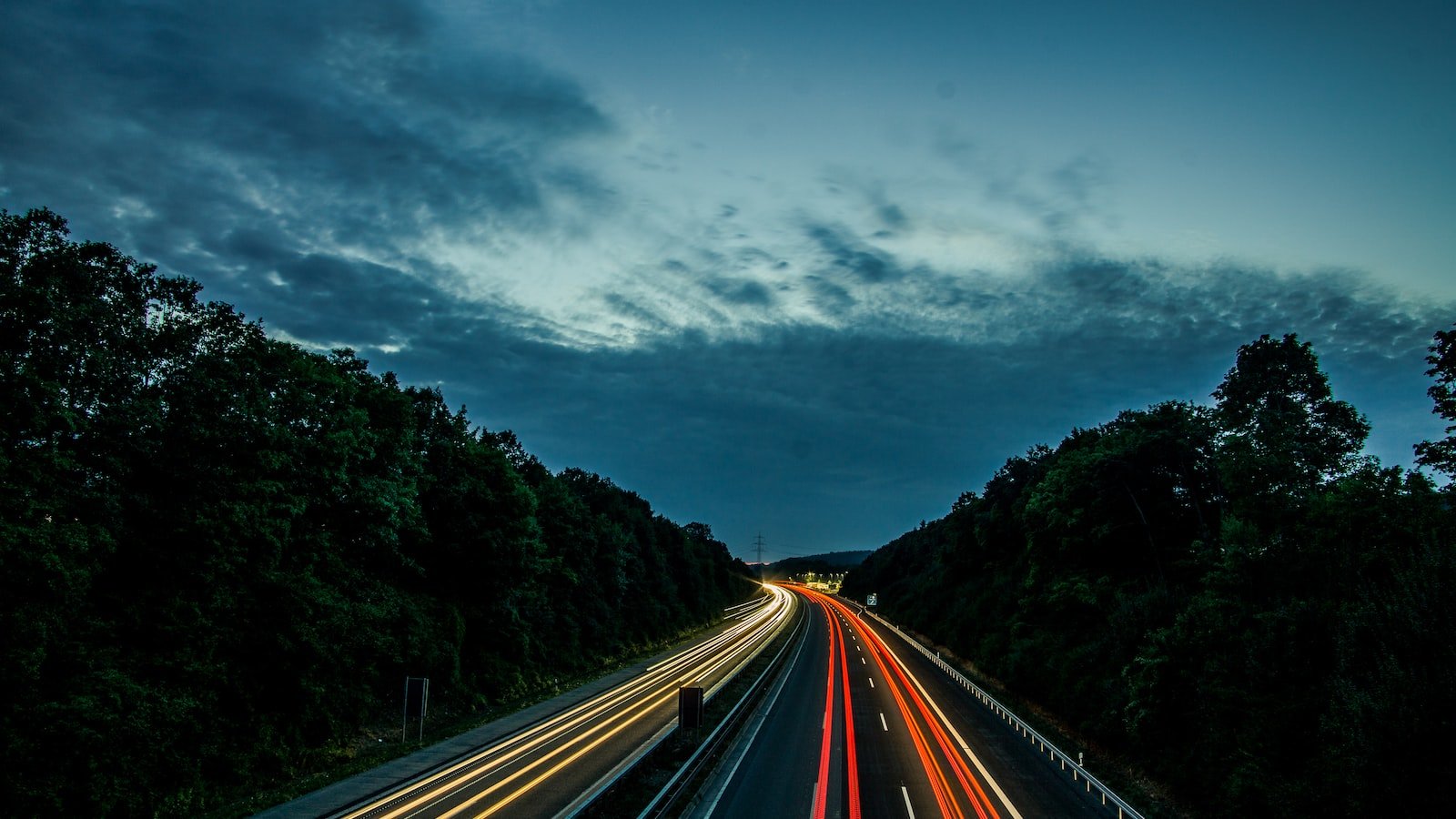 Heading⁤ 1: Beyond the Obvious: ⁢Discovering the⁣ Untapped ⁤Potential of Long-Tail Keywords
Heading 2: Unleashing the Hidden Gems: Unveiling the Benefits of Long-Tail⁣ Keywords for SEO
Heading 3: Crafting Success: Strategies for Utilizing Long-Tail Keywords to ⁣Drive​ Organic Traffic
Heading 4: Unlocking the Keyword Kingdom: Recommendations for Effective Long-Tail Keyword Research and Implementation.