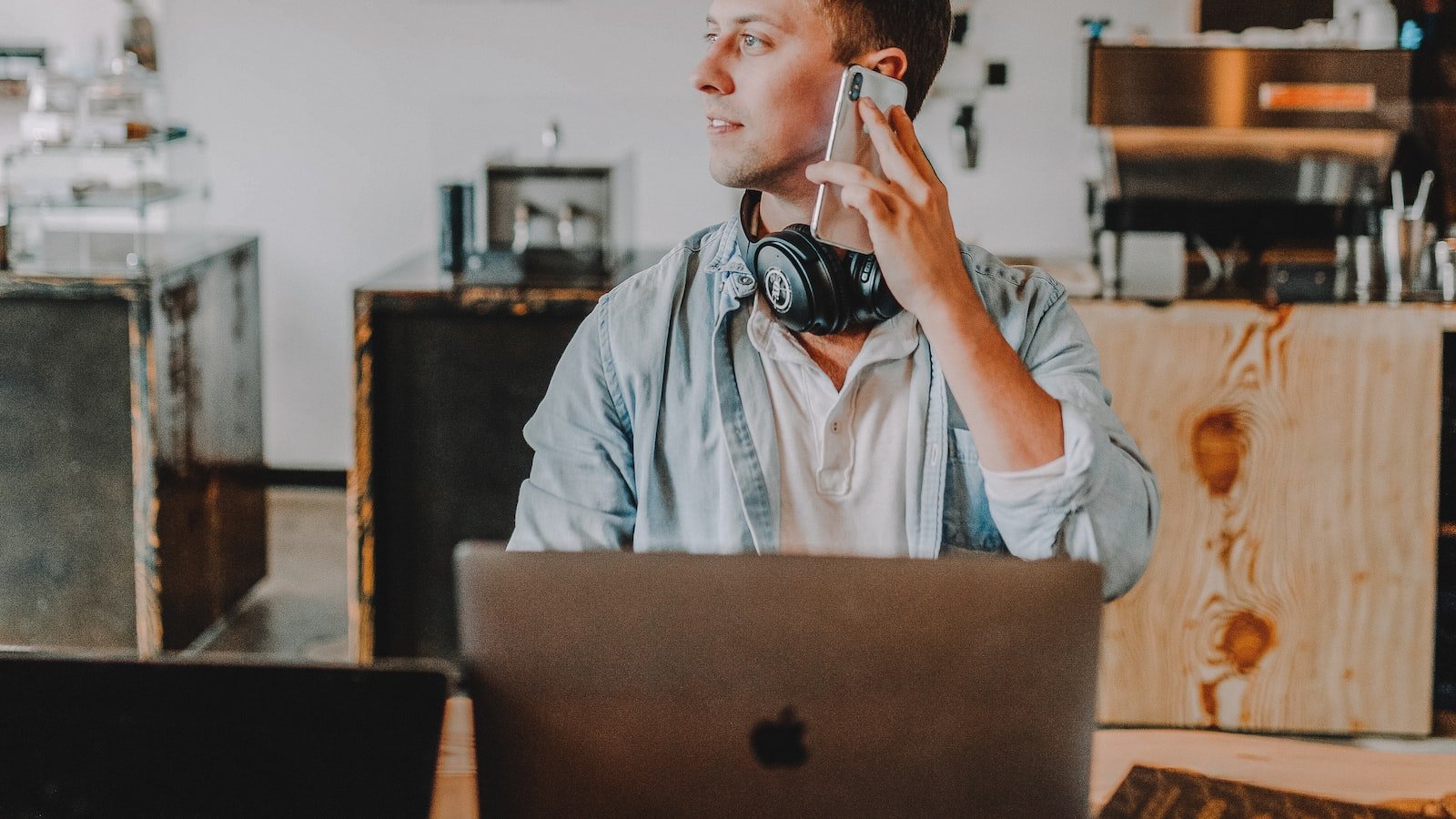 1. ⁣The Power of Proactive Planning: Why a Crisis Control Blueprint is Essential for Safeguarding Your Online Reputation
2. Navigating the Storm: ⁣Insights ‍into Crafting an Effective Crisis Control Blueprint
3. Protecting Your Digital Footprint: ‌Key Recommendations for Building‍ a Resilient⁤ Online Reputation
4. Beyond ‍Damage Control: ⁤How to Leverage a Crisis to Strengthen Your Brand's Online Presence