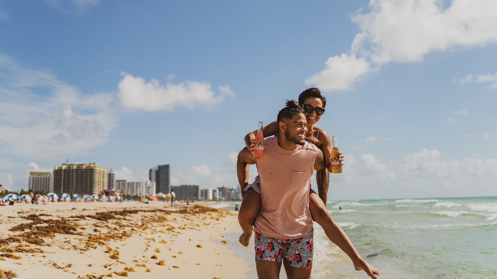 1.⁢ The Influencer-Brand Partnership: Unveiling the Synergistic Collaboration
2. The Elements of a Successful Influencer‍ Contract: Insights and Considerations
3. Navigating the ‍Legal Aspects: Key‍ Clauses and Recommendations for Influencer ⁤Deals
4. ⁣Building ‍Trust and‌ Long-Term Relationships: Effective ​Contractual Strategies for Influencer Marketing