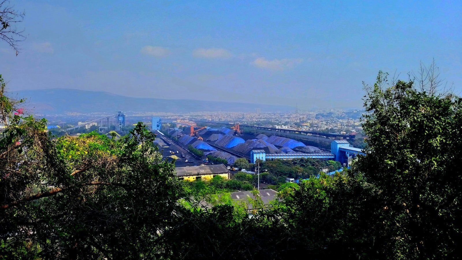 Understanding the Basics: The Key Elements in Calculating Shipping Costs