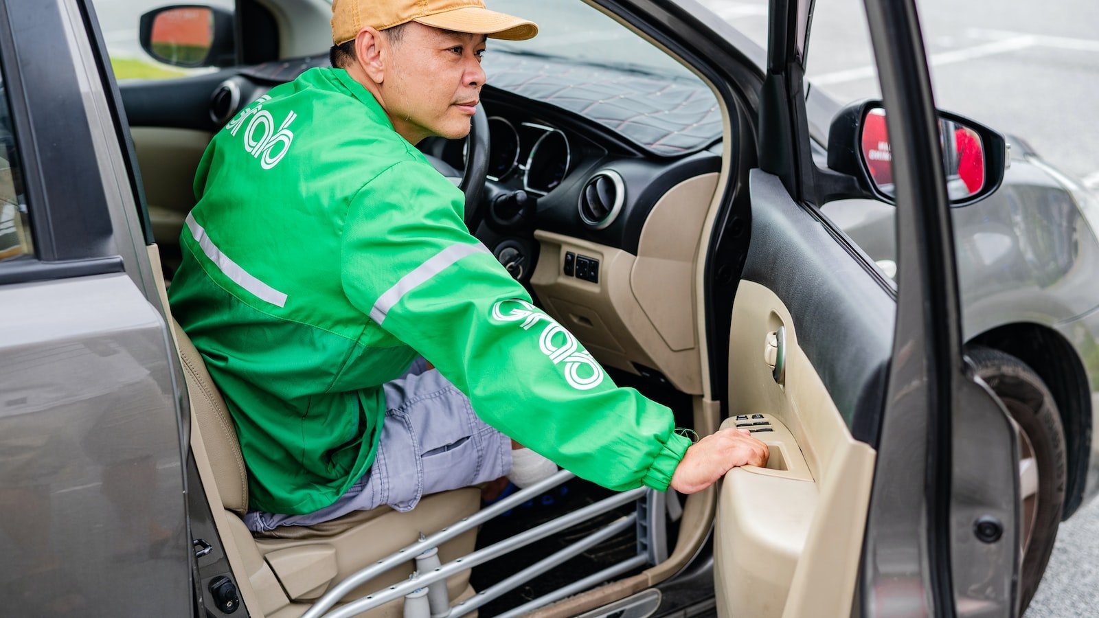 4. Embracing Mobile Optimization: Enhancing UX and SEO Performance