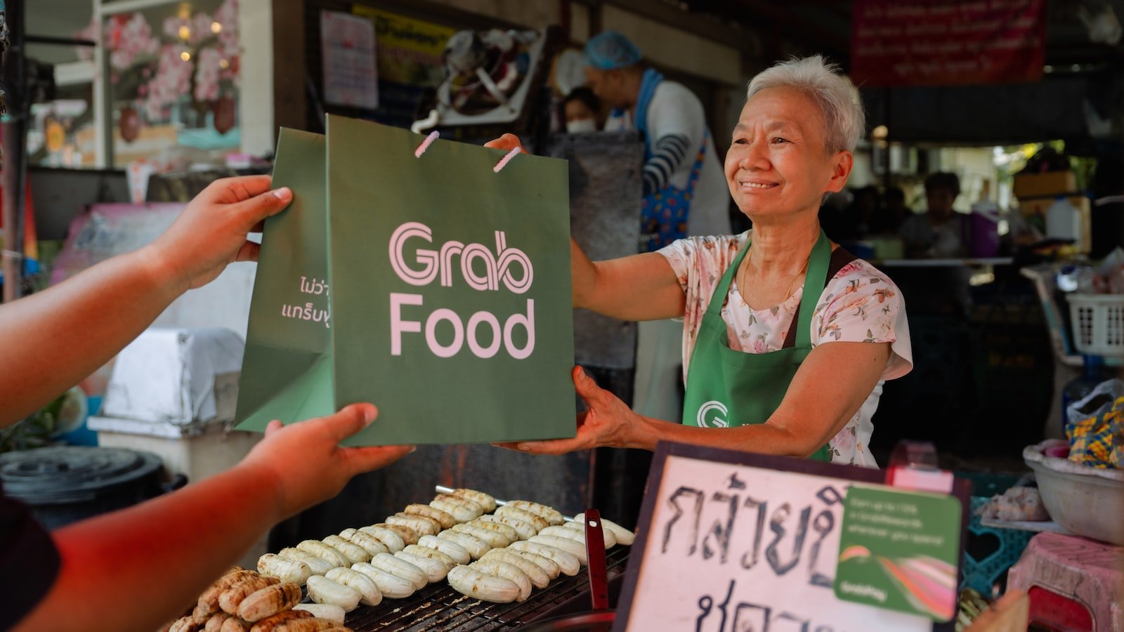 The Importance ​of‌ Mobile Optimization for Business Success
Key⁢ Factors to Consider for Effective Mobile Optimization
Understanding User⁤ Experience and‌ Design for​ Mobile Optimization
Best Practices⁤ and ⁤Recommendations for Mobile Optimization