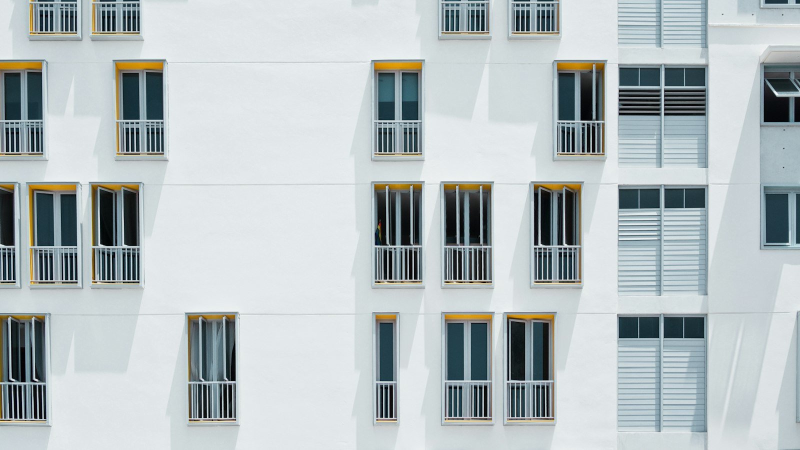 1. Understanding the Modern Threatscape: Navigating the Digital Landscape Safely
2. Cybersecurity Essentials: Strengthening Your Defense Against Online Attacks
3. Protecting Your Digital Identity: Proactive Measures for Secure Online Presence
4. Building Resilience: Best Practices to Safeguard Your Personal and Financial Data