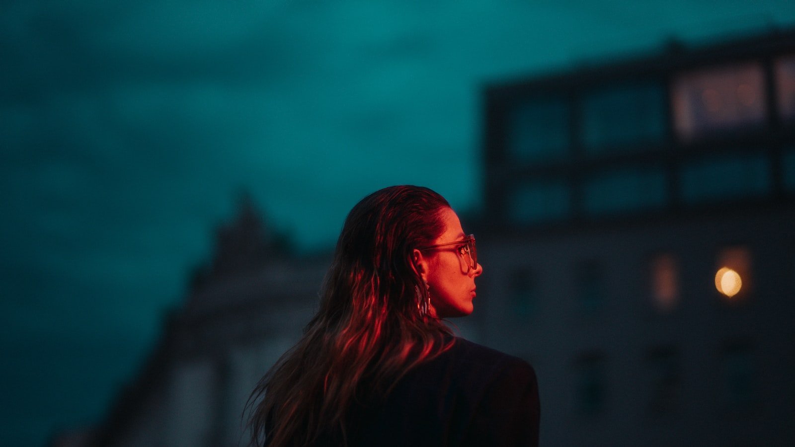 Optimizing​ YouTube Channel Design:⁣ Captivating Visuals and Branding
Targeted Keyword⁣ Optimization: Maximizing Search Visibility and Ranking
Harnessing the Power of Metadata:⁤ Crafting Engaging Titles, Descriptions, and Tags
Driving Engagement and Retention: Video ‍Thumbnails⁢ and Playlists Optimization