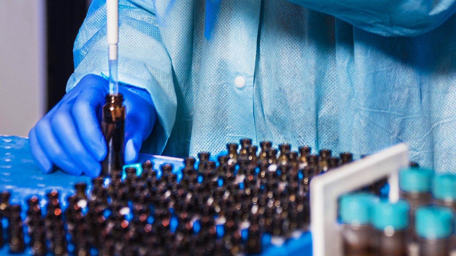 1. Navigating the Search⁣ Landscape: Understanding​ the Fundamentals of Keyword‌ Research
2. Untangling the Knots: Advanced Techniques to Extract Meaningful Insights from Keyword Data
3. Harnessing the Power of ‍Long-Tail Keywords: Optimize⁣ Your Research Strategy​ for Targeted Traffic
4. Cracking the Keyword Code: Expert Tips ⁤for ‌Effective Keyword Implementation and⁣ Tracking