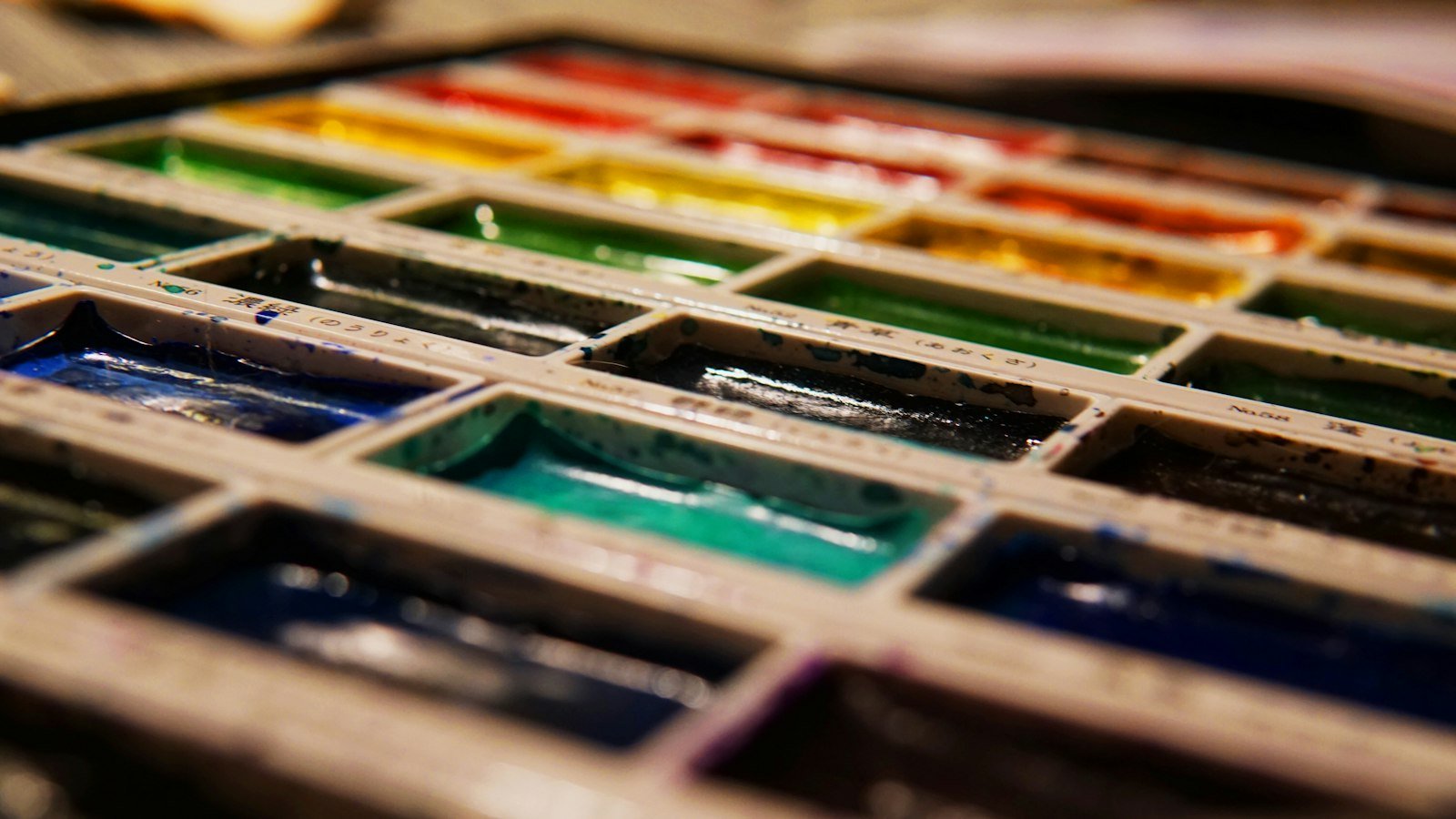 Crafting Irresistible Headlines: Techniques to Capture Users' Attention