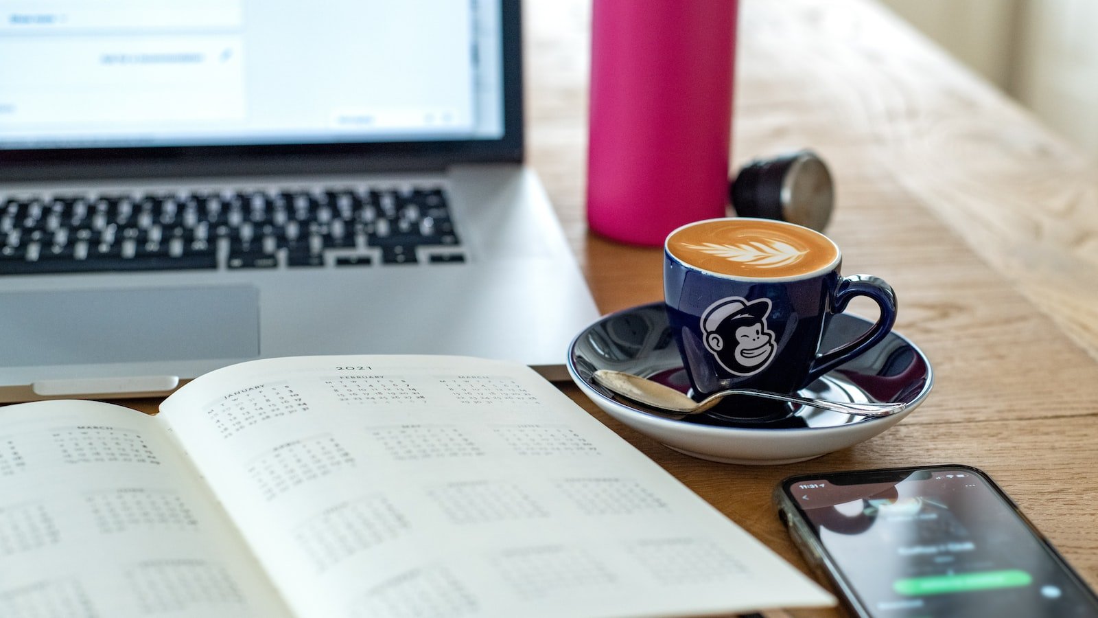 Connect with Your Lost Audience: Understanding the Concept of ‌Remarketing
Rekindle the Spark: The Benefits of Implementing‍ Remarketing Strategies⁢
Crafting Irresistible Remarketing Campaigns: Practical ⁣Tips and Techniques ‍
Unlocking Success: Maximizing ‍ROI with Effective⁣ Remarketing Tactics