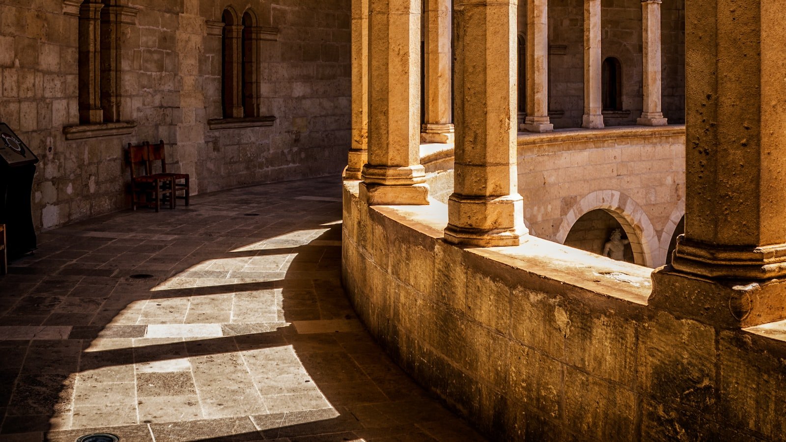 Pillar Pages: Building Authority and Coherence