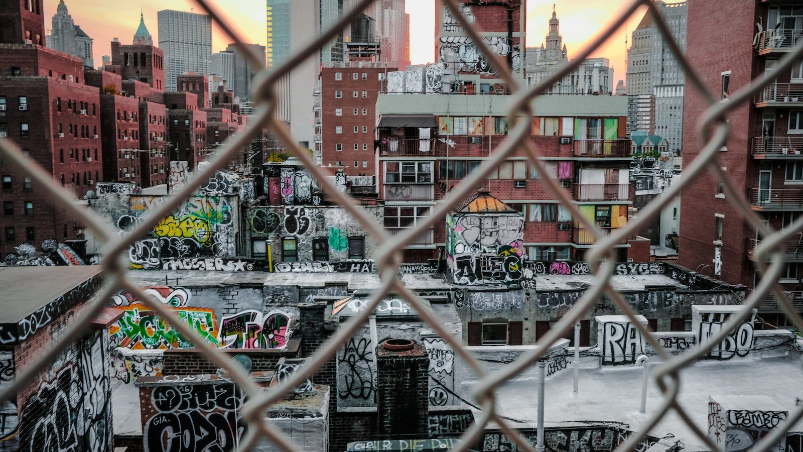 Introducing‍ Affiliate Link Cloaking: An ​Inside Look
Unveiling the Benefits and Risks⁤ of Cloaking​ Affiliate Links
Mastering⁤ the Techniques: ⁢Best Practices for Successful Affiliate⁤ Link Cloaking ​
Safeguarding Your ​Revenue: Important​ Considerations ‍When ​Implementing ​Affiliate Link Cloaking