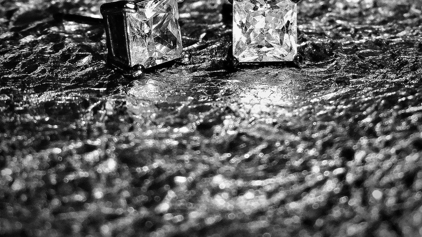 - Leveraging Deep Links to Improve User Engagement and ​Retention