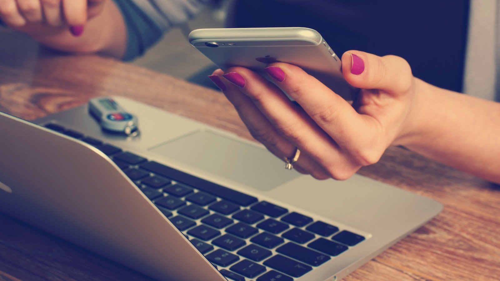 Navigating the E-commerce Universe: Key Tactics for Triumphing on Amazon and eBay