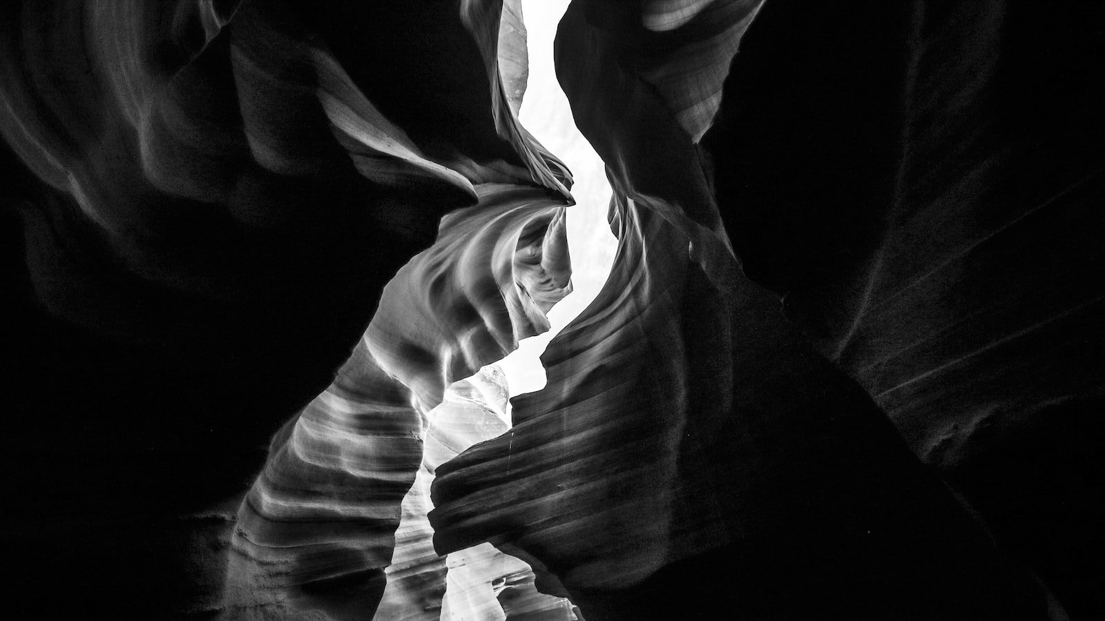 Proven Strategies for Off-Page SEO: Unleashing the Power of Backlinks and Social Signals