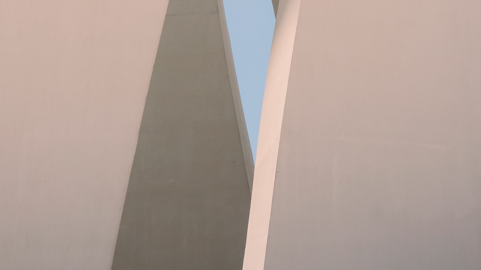 Strategic Positioning: Establishing Thought Leadership to Amplify Content Influence